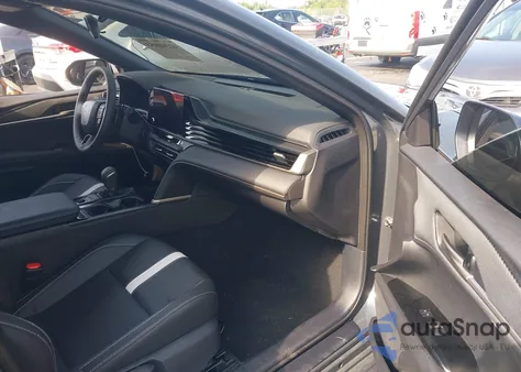 2025 Toyota Camry Se из США, поврежденный, VIN 4T1DAACK7SU582722